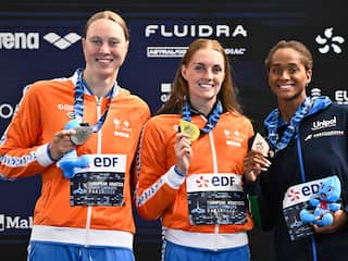 Steenbergen zwemt naar EK-goud op 100 vrij en leidt estafetteploeg naar zilver