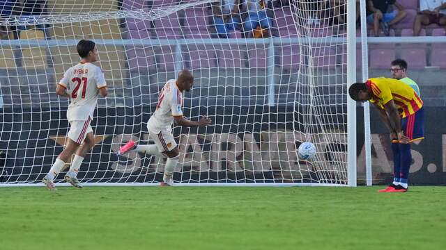 Donyell Malen tikt van dichtbij raak bij tweede goal voor AS Roma