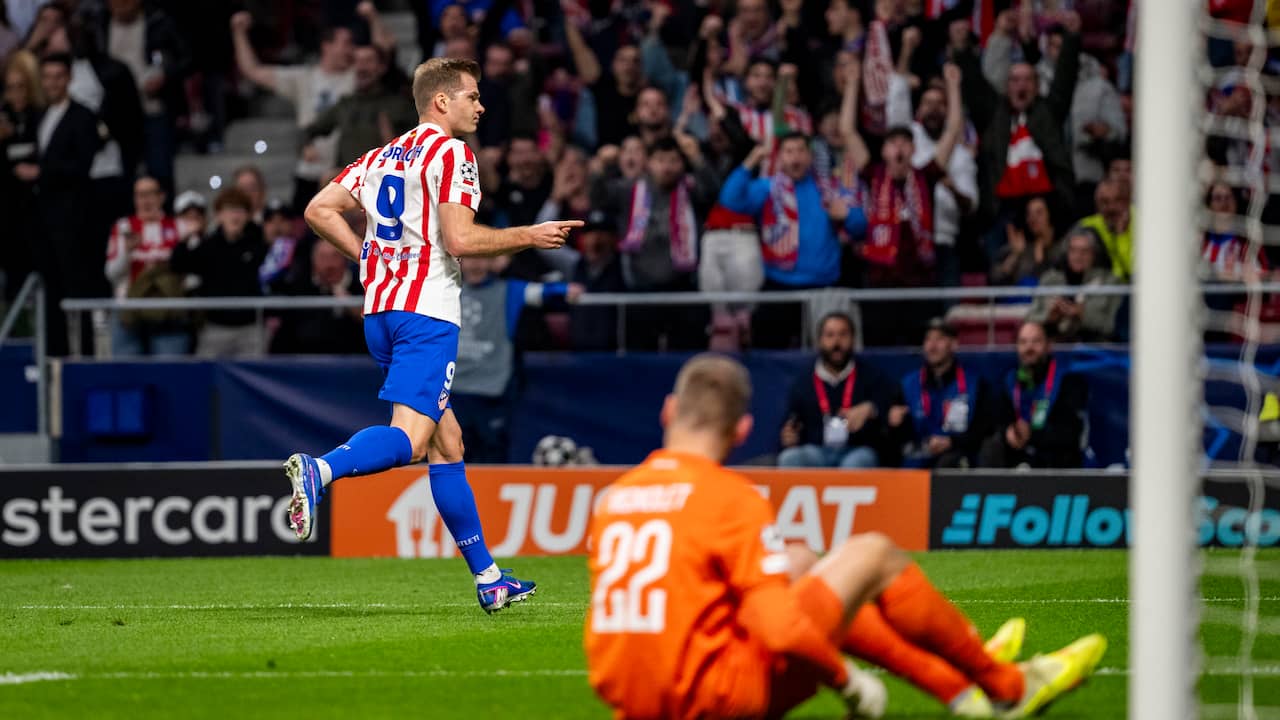 Oud-FC Groningen-spits Sørloth leidt Atlético met hattrick naar achtste finales CL