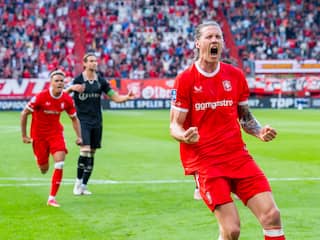 FC Twente mede door gedenkwaardige goal Weghorst te sterk voor ADO