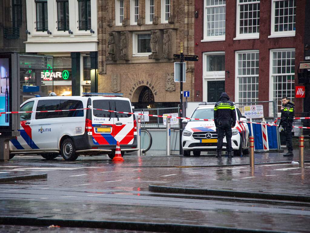 Metrostation Rokin vrijgegeven na ontruiming, niets verdachts gevonden