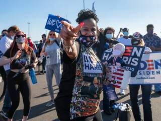 Biden erft een tot op het bot verdeeld land en een waslijst met crises