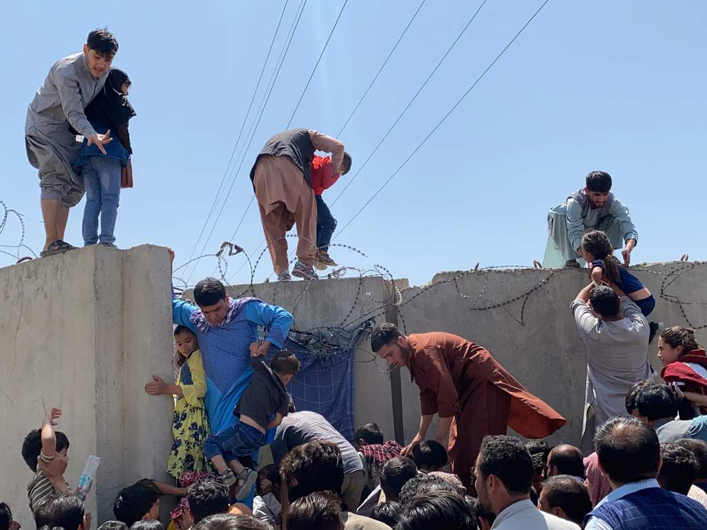 Ministerie wil dat evacués zelf gevaarlijke tocht naar vliegveld Kaboel maken