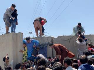 Ministerie wil dat evacués zelf gevaarlijke tocht naar vliegveld Kaboel maken