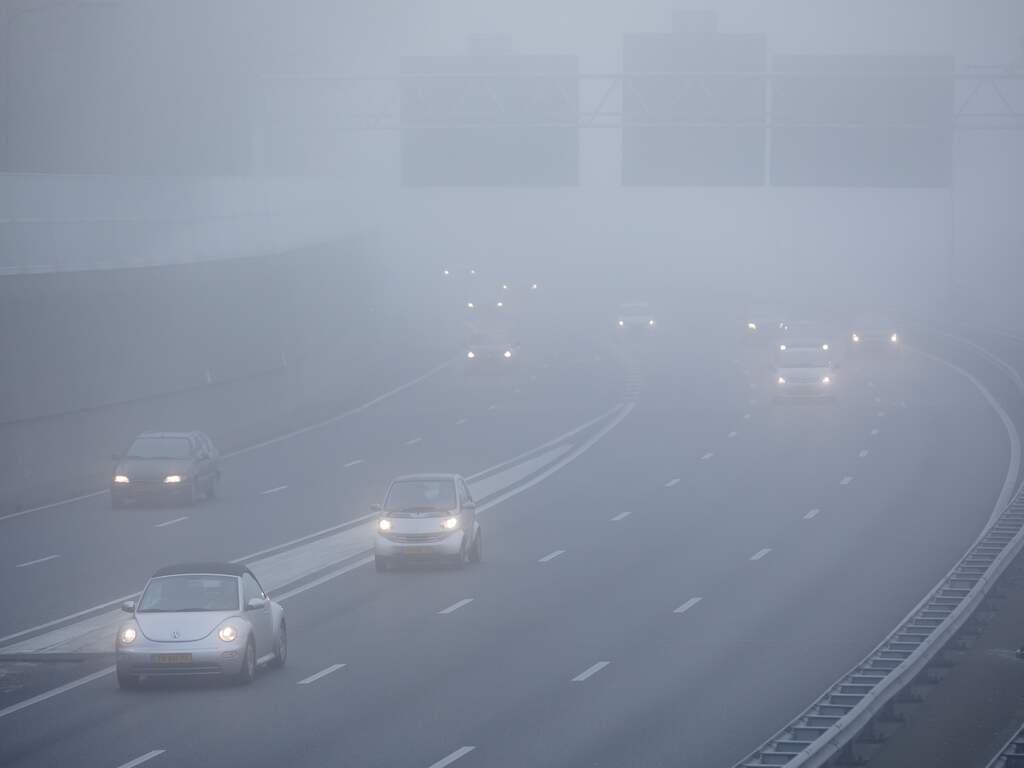 Automatische autoverlichting herkent mist niet: 'Zet zelf je licht aan'