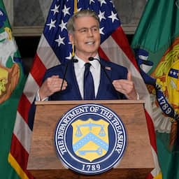 US takes far-reaching economic measures against Iran