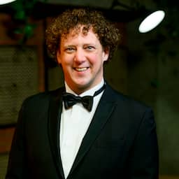 Jochem Myjer raises 162,964 euros for narcolepsy foundation through shows