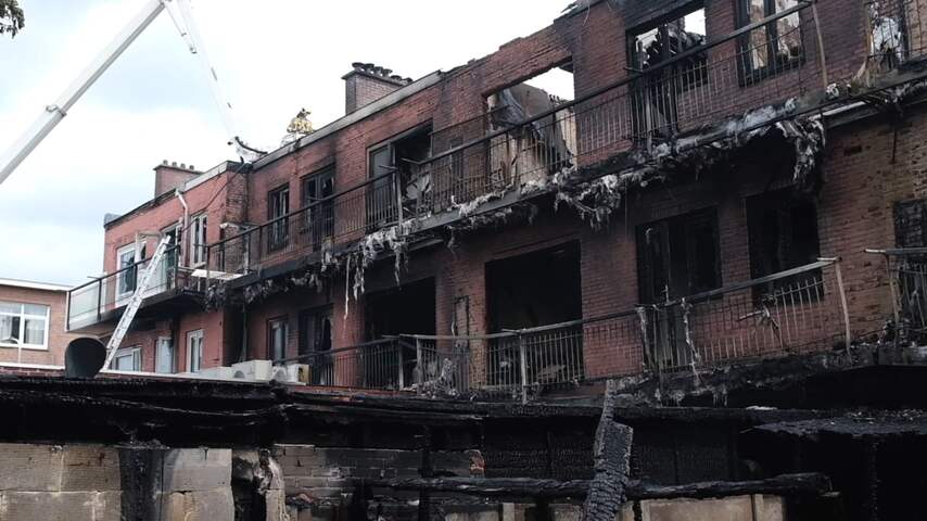 Ravage na brand in Den Haag, veertig woningen onbewoonbaar