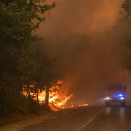 Live natuurbranden | 200.000 evacuaties bij Bordeaux, rook is ver weg te ruiken