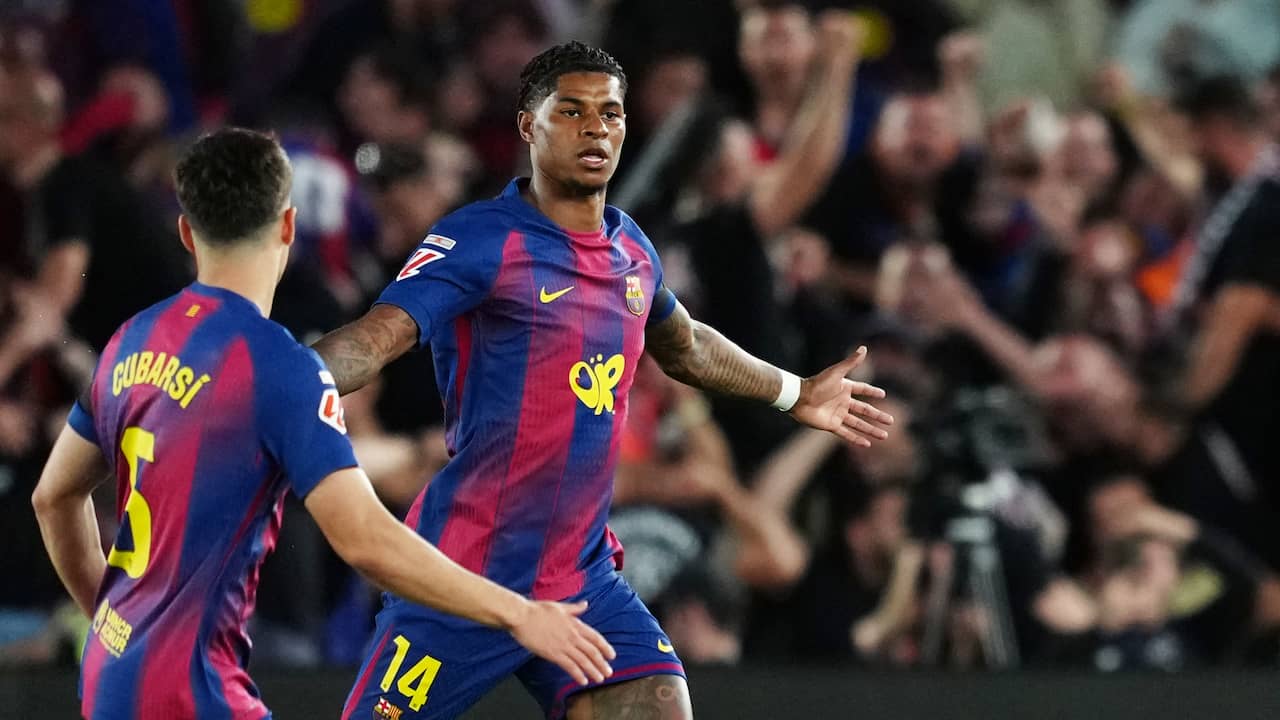 Rashford schiet bal perfect in de kruising vanuit vrije trap in El ...