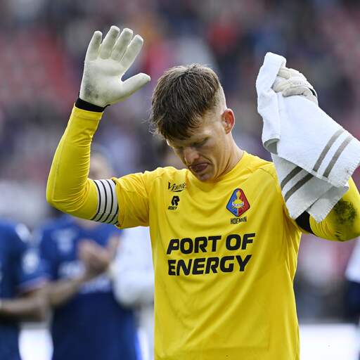 Illustratie bij: Steun voor Koeman jr. raakt heel Telstar: 'Heb hele minuut naar Ronald gekeken'