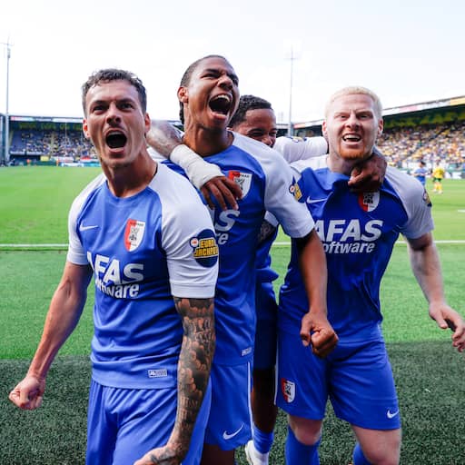 Koploper AZ verslaat Fortuna na bijzonder vroege rode kaart en goals Hornkamp
