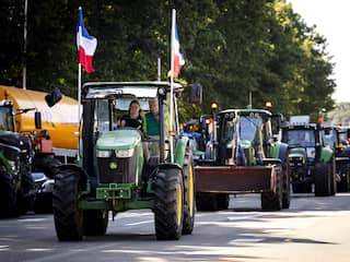 Honderden boeren trekken door Drenthe uit protest tegen stikstofvoorstellen