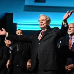 Millions paid for lunch with investor Buffett and basketball star Curry