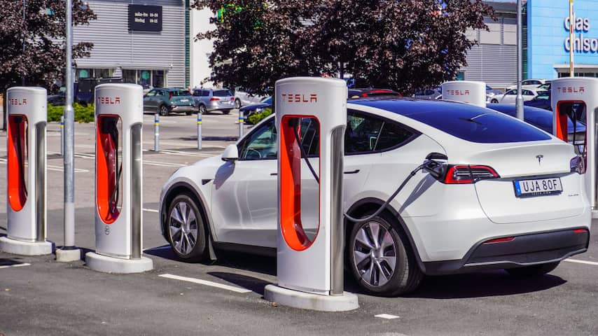 Bijna drie jaar durende staking voorbij doordat Tesla Zweedse stakers uitkoopt