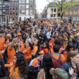 Live Koningsdag | Grote drukte in steden, ook delen van Amsterdam vol
