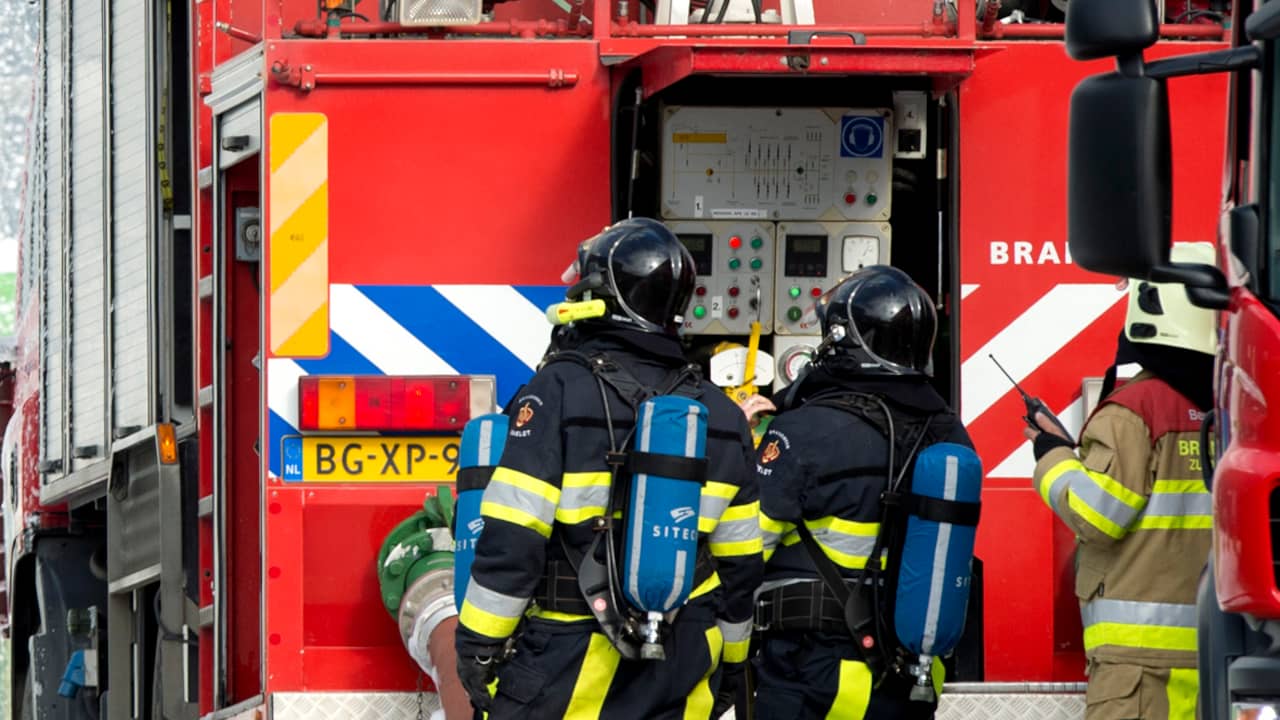Twee zwaargewonden door gasexplosie op boot in Friesland