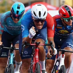 Bastien Tronchon sprint naar eerste zege in Vuelta, Van Aert komt net tekort