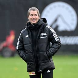 Eerste vrouwelijke Union-coach Eta krijgt lof en haat: 'Gek dat het niet normaal is'