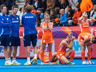 De Waard stopt na zeldzaam verlies bij hockeysters: 'Hebben het zelf laten liggen'