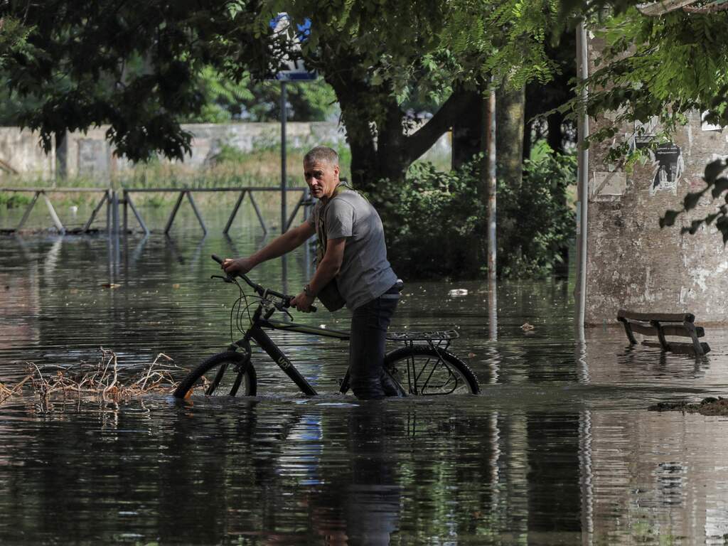Beschuldigingen na ontplofte dam bij Kherson | Offensief in Donetsk