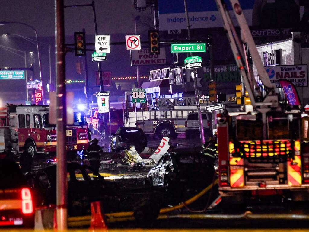 Zeven doden in Philadelphia door neergestort ambulancevliegtuig