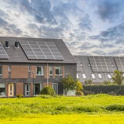 Tens of thousands of households can get paid for dimming solar panels
