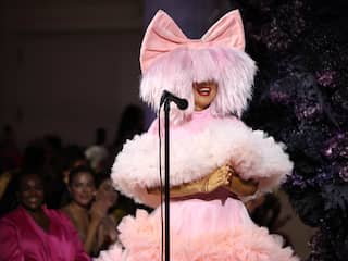 Sia was depressief na scheiding: 'Lag drie jaar lang in bed'