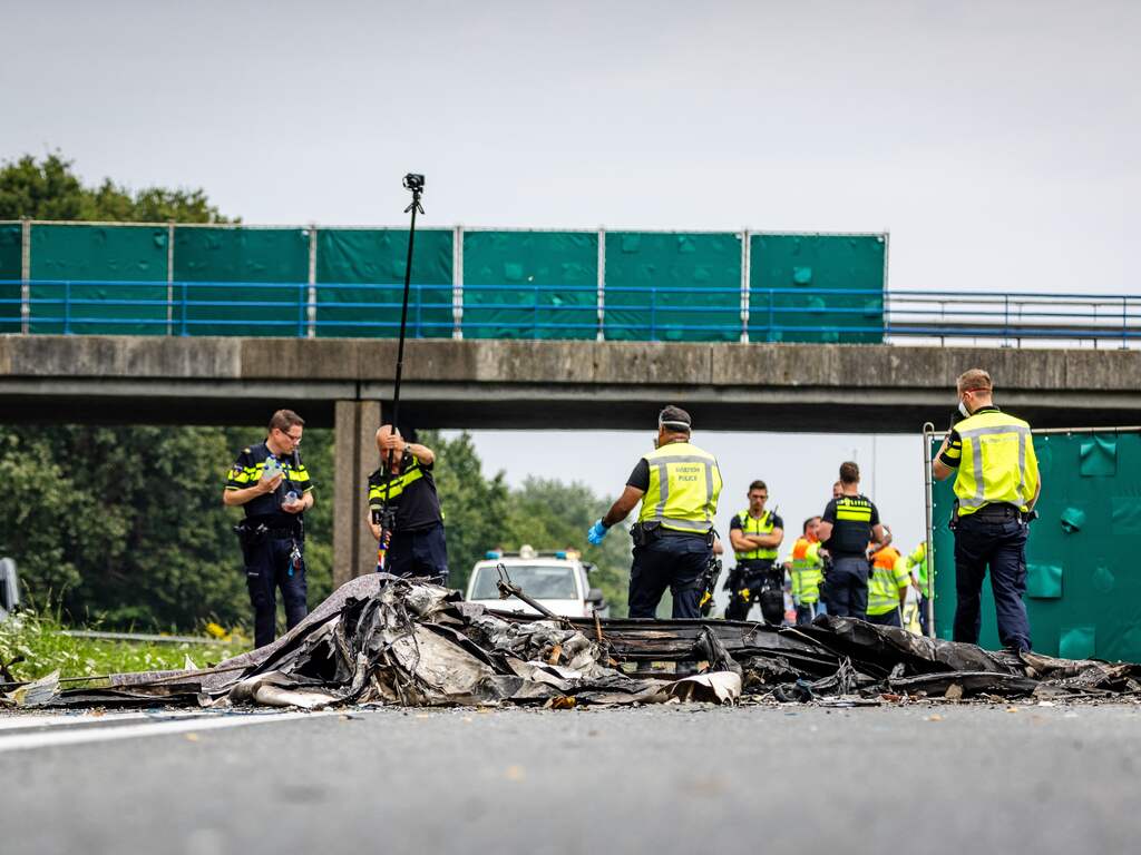 Piloot van neergestort vliegtuigje op A58 volgde vlieglessen, weg langer dicht
