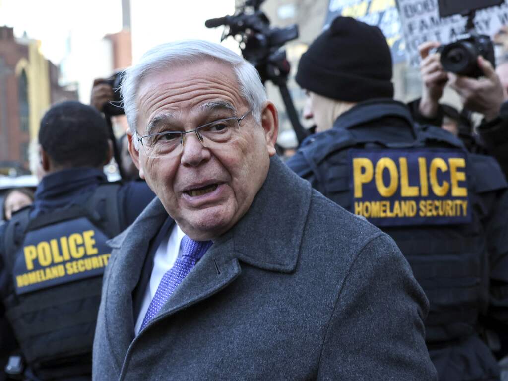 Amerikaanse oud-senator Menendez moet elf jaar de cel in vanwege corruptie