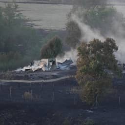 Nieuwe brand verwoest natuur in Zuid-Frankrijk, veel brandweerlieden op de been
