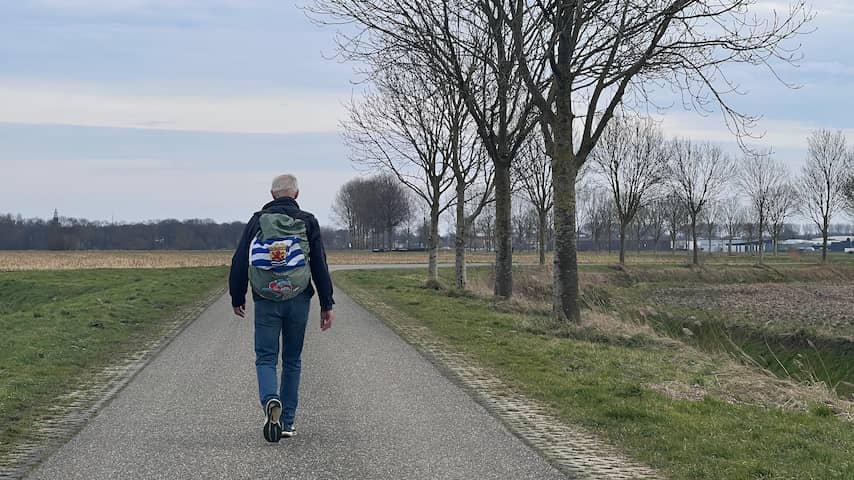 Deze zestiger loopt door alle gemeenten om geld op te halen voor kanker