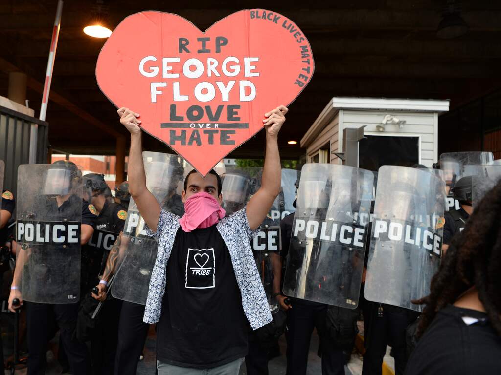 VS en Minneapolis zetten zich schrap voor slotdag in proces George Floyd