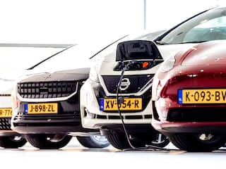 Meer nieuwe personenauto's verkocht, elektrische verkoop bereikt hoogtepunt
