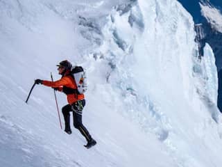 Amerikaan claimt record voor snelste beklimming van Mount Everest ooit