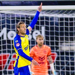 Michiel Kramer verlengt carrière met assist: 'Dit gaat mijn voetbalhart missen'