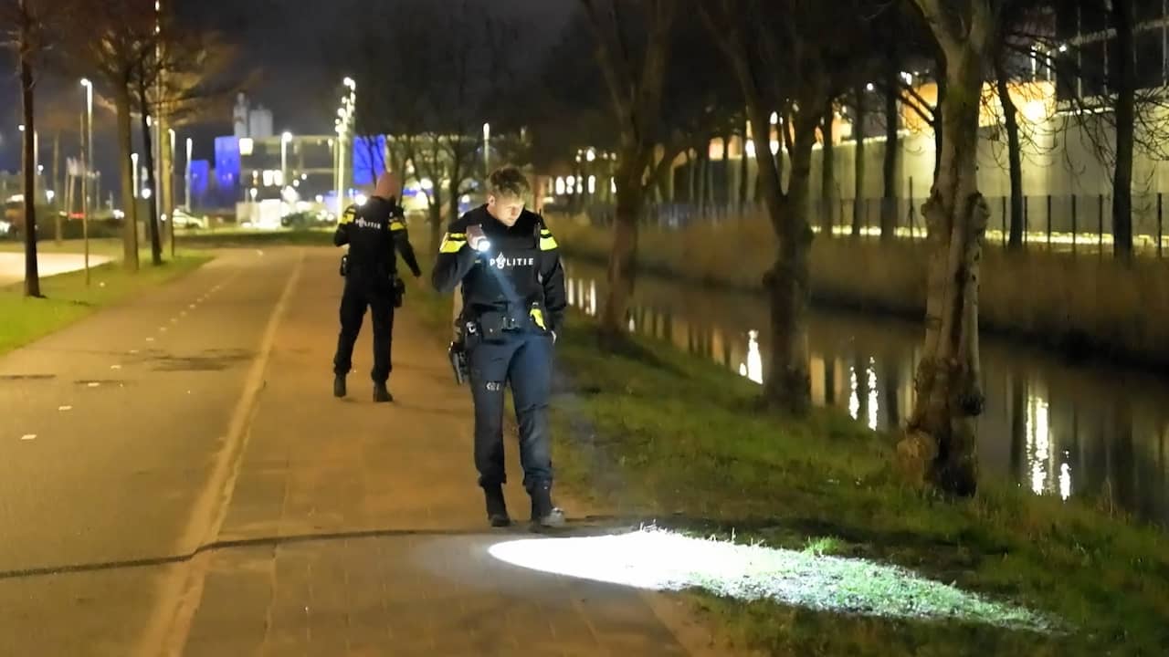 Politie onderzoekt gebied bij gevangenis waar schietincident heeft plaatsgevonden