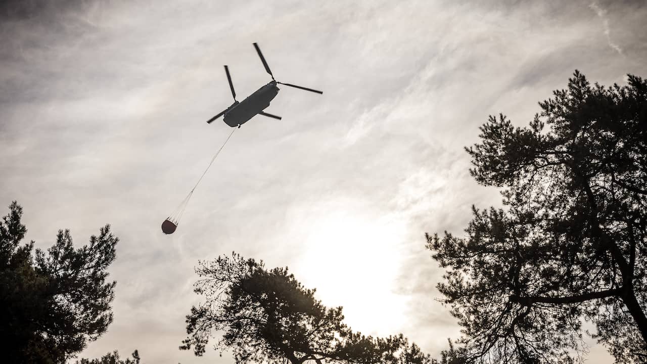 Natuurbrand in Limburg breidt zich uit, blussen duurt tot zeker woensdagochtend