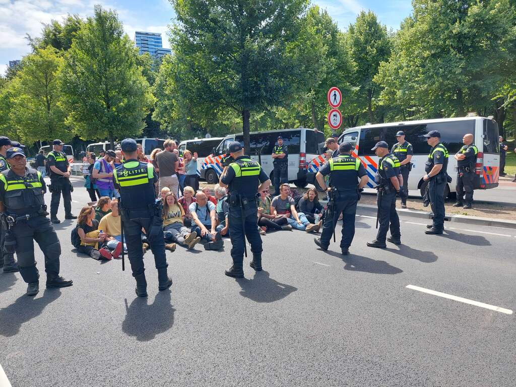 Protest Extinction Rebellion A12 Den Haag