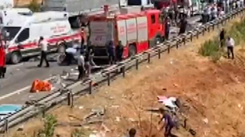 Chaos op Turkse snelweg na dodelijke kettingbotsing