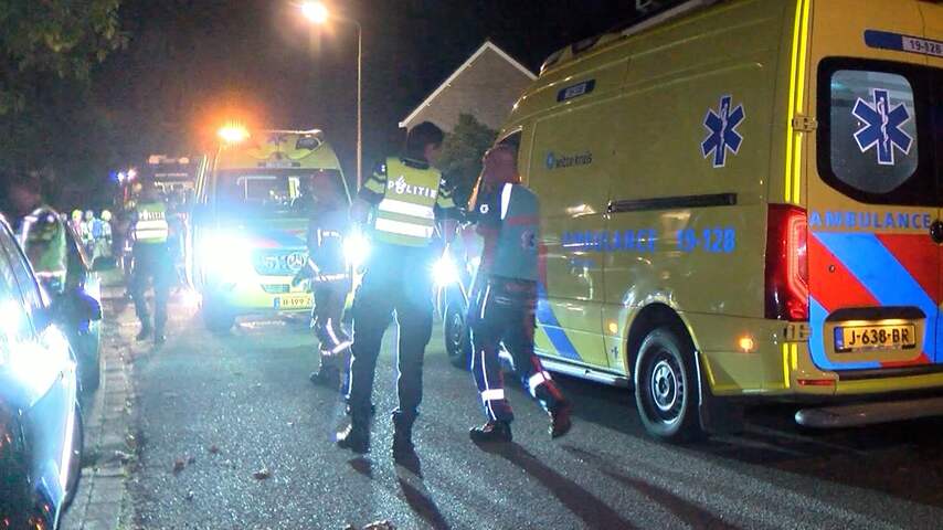 Hulpverleners helpen bewoners zorginstelling Arnemuiden na brand