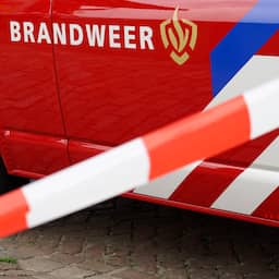 Twee mensen onwel na ongeval met gevaarlijke stof op bedrijventerrein Zwaag