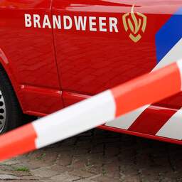 Twee mensen onwel na ongeval met gevaarlijke stof op bedrijventerrein Zwaag
