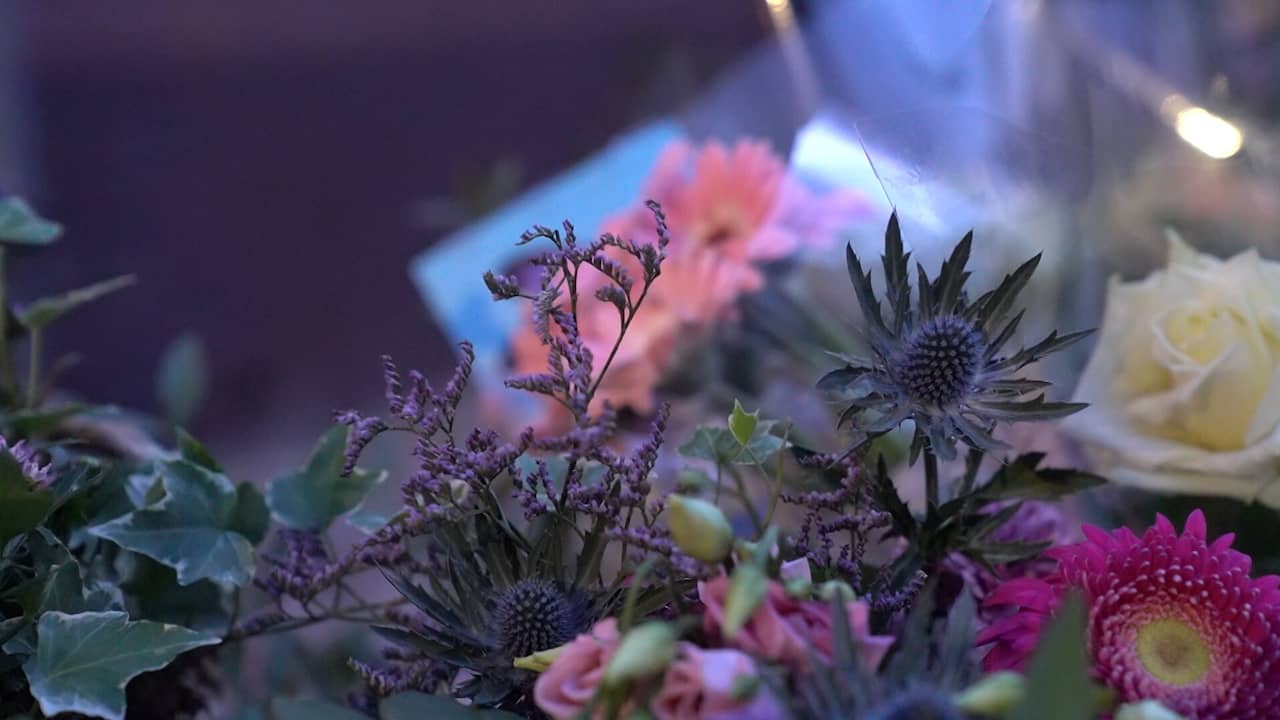 Video | Bloemenzee bij huis van om het leven gebrachte vrouw in Vlijmen