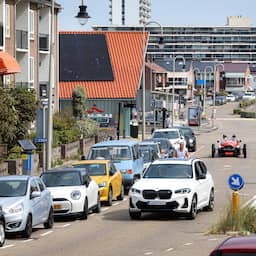 Meer woningbouw door schrappen parkeerplekken: 'Auto moet ergens staan'