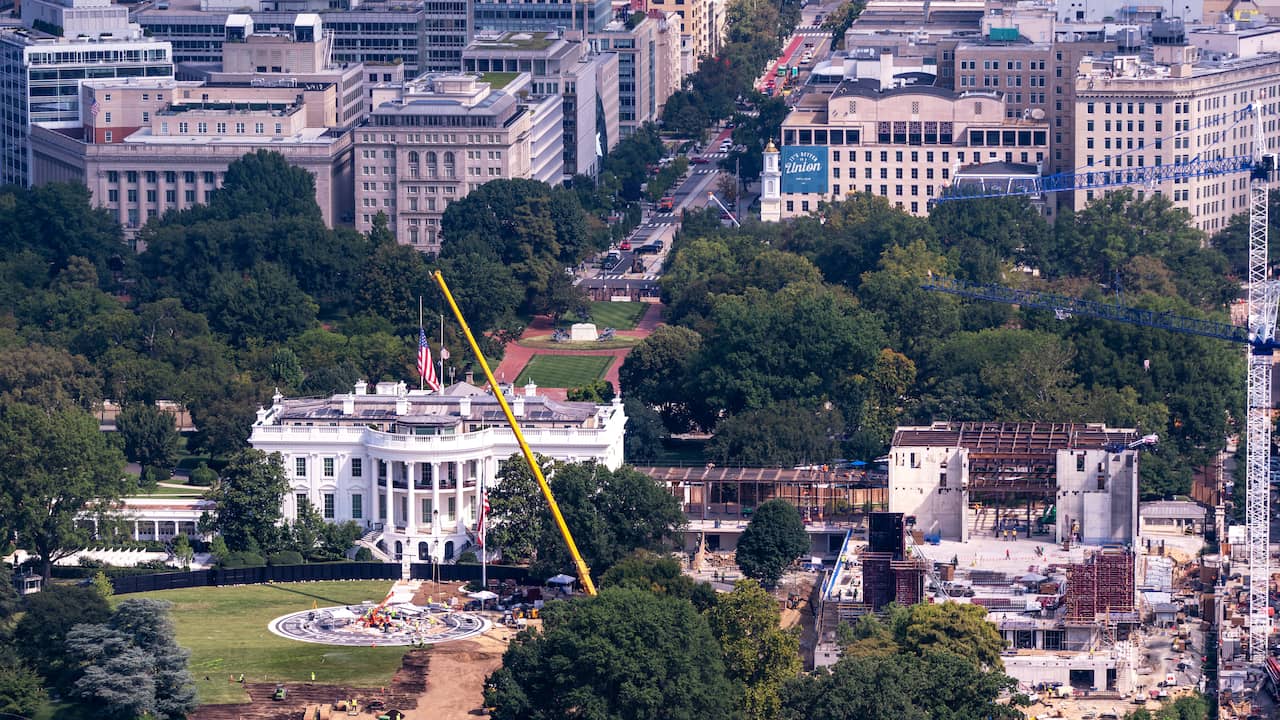Foto bij Amerikaans hooggerechtshof staat bouw van balzaal Witte Huis vooralsnog toe