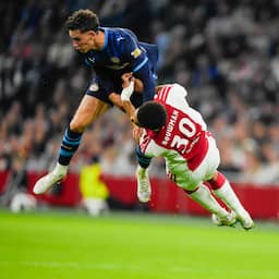 Ajax moet Bouwman maand missen door gekneusde long na beuk Van Bommel