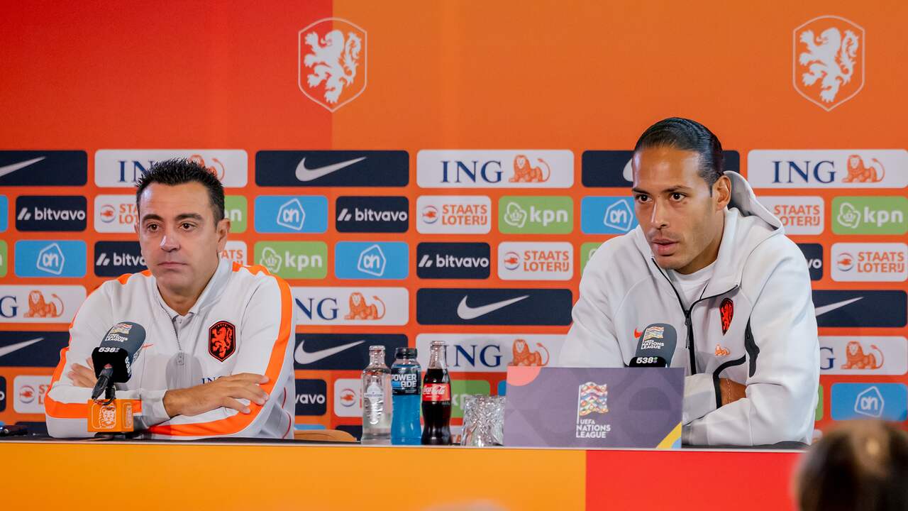 Foto bij Van Dijk en Xavi staan stil bij overlijden Bartina Koeman: 'Valt mij erg zwaar'