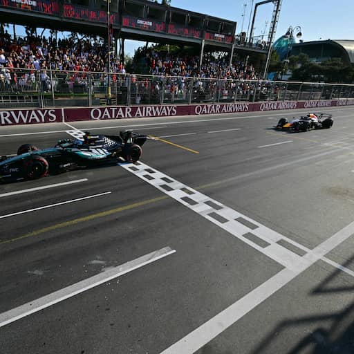 Illustratie bij: Verstappen komt twee tienden tekort om Russell van zege te houden in Bakoe