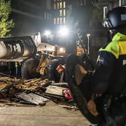 Politie pakt 125 mensen op bij ontruiming Gaza-protest bij Universiteit van Amsterdam